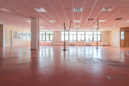 Κηφισιά, κτίριο και αποθήκη 2.650 τ.μ προς πωληση