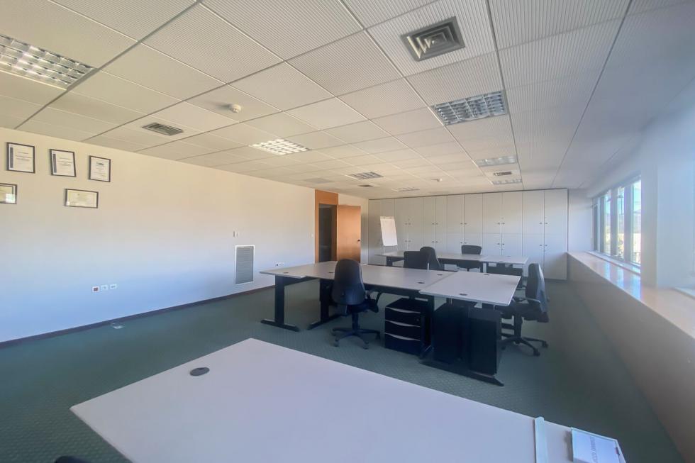 Κηφισιά, κτήριο γραφείων 2.230 τ.μ προς πώληση