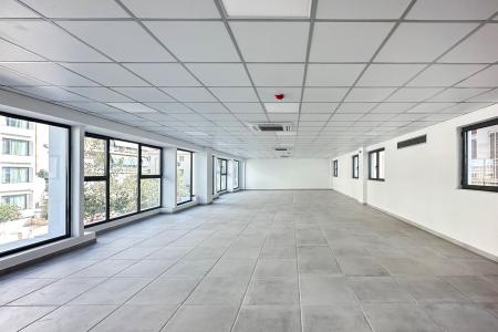 Κέντρο Αθήνας, επαγγελματικό κτήριο 1.470 τ.μ προς ενοικίαση
