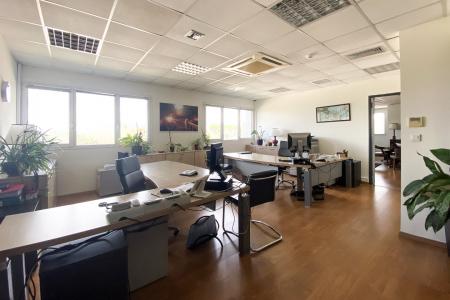Μαρούσι, αυτοτελές κτίριο γραφείων 2.400 τ.μ προς πώληση