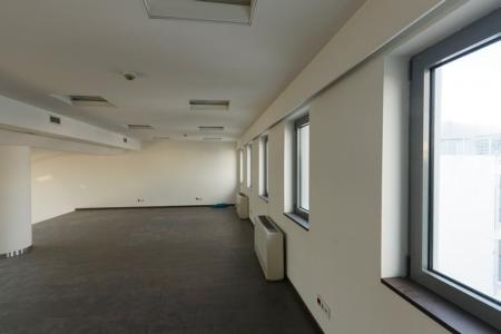 Πειραιάς ενοικιάζεται κτίριο γραφείων 2.200 τ.μ