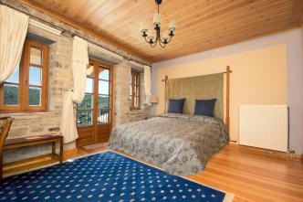 Ζαγοροχώρια μικρός ξενώνας 344 τ.μ προς πώληση