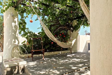 Σαντορίνη ξενοδοχείο με κάναβες προς πώληση