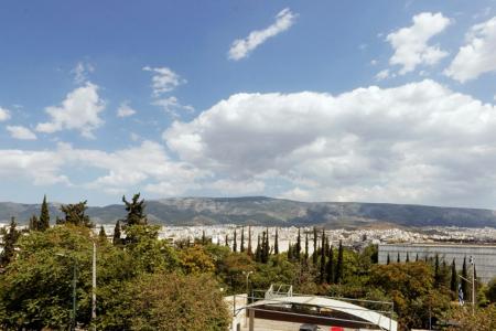 Κολωνάκι, πωλείται διαμέρισμα με θεα 180 τ.μ