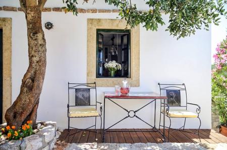 Ξενώνας παραδοσιακός προς πώληση στα Κύθηρα