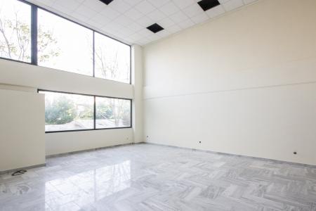 Ενοικιάζεται επαγγελματικό κτιρίο 2.400 τ.μ, Χολαργός